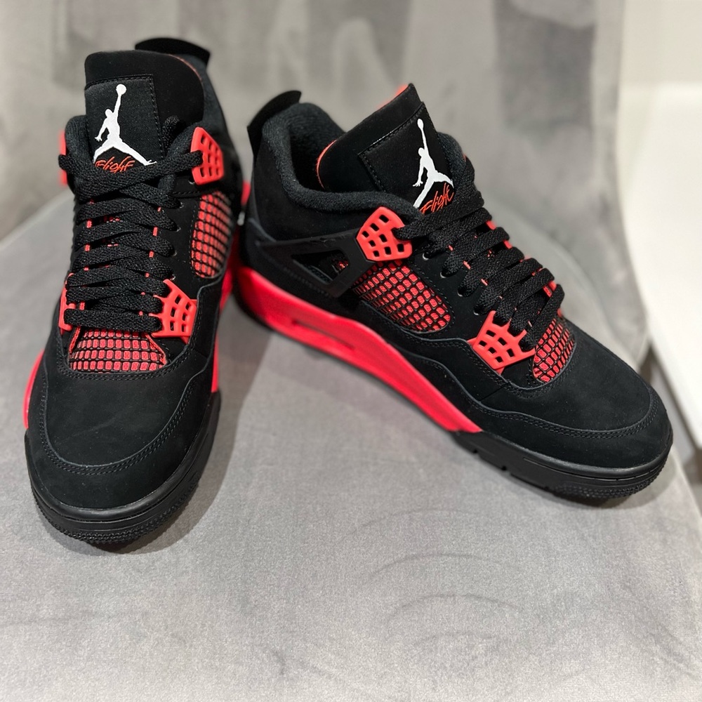 Jordan 4 red thunder 100% authentic